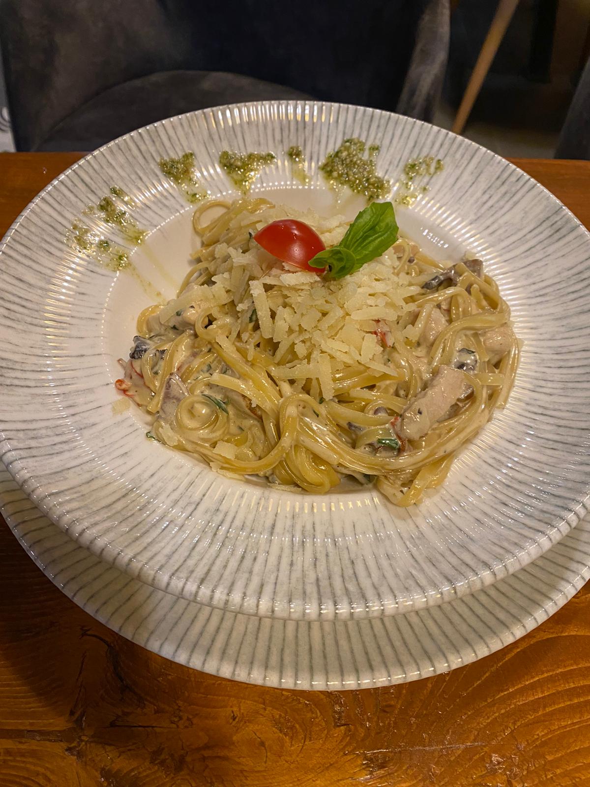 Con Pollo E'funghi
